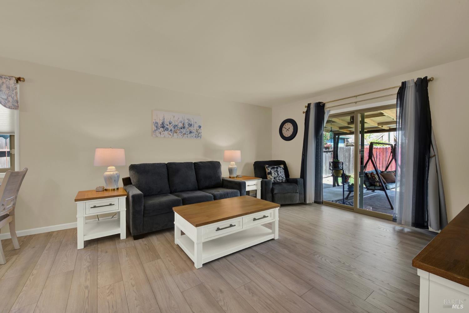 Detail Gallery Image 5 of 26 For 1624 Dover Ave, Fairfield,  CA 94533 - 3 Beds | 1 Baths