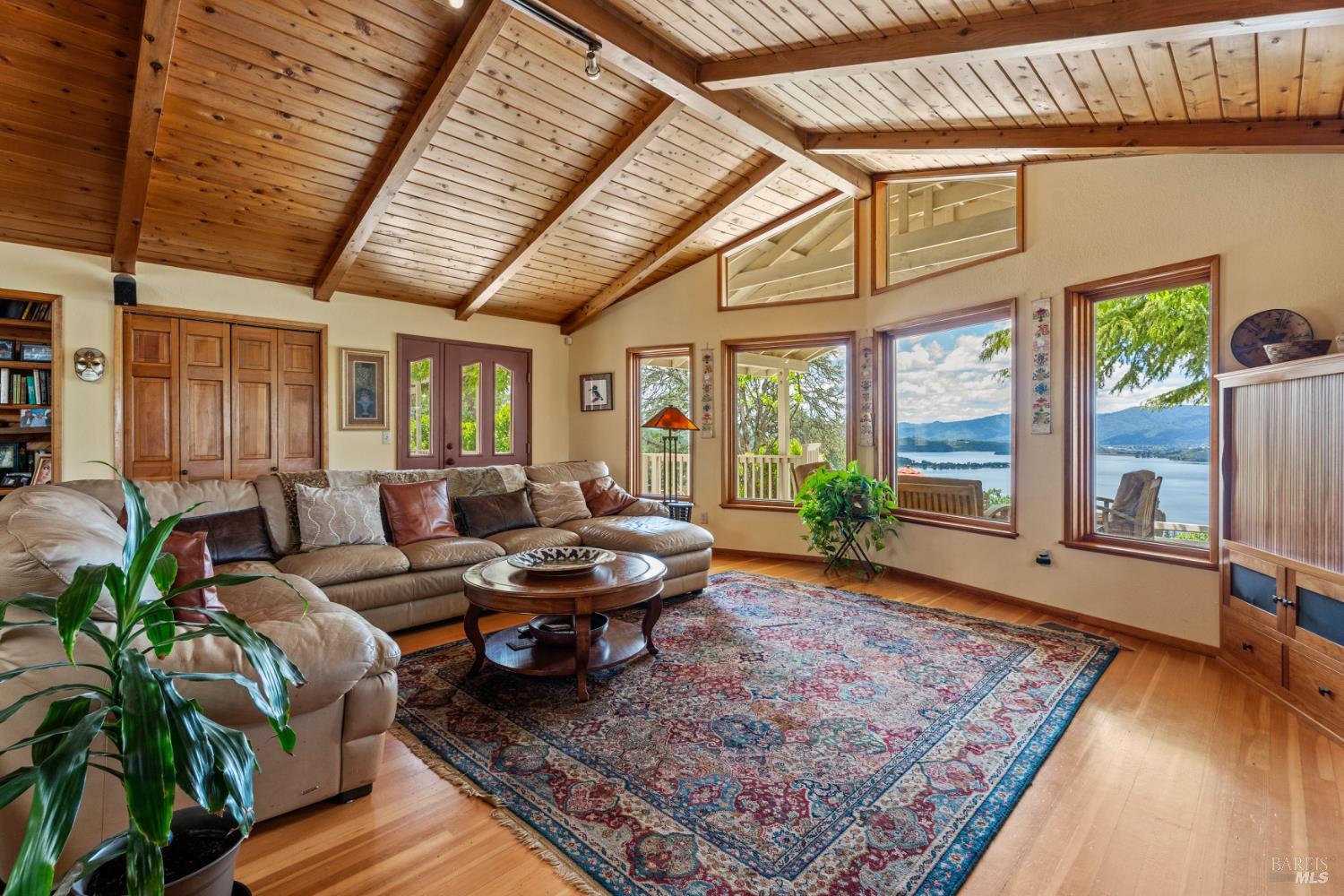 Detail Gallery Image 11 of 44 For 3760 King Ranch Rd, Ukiah,  CA 95482 - 3 Beds | 2 Baths