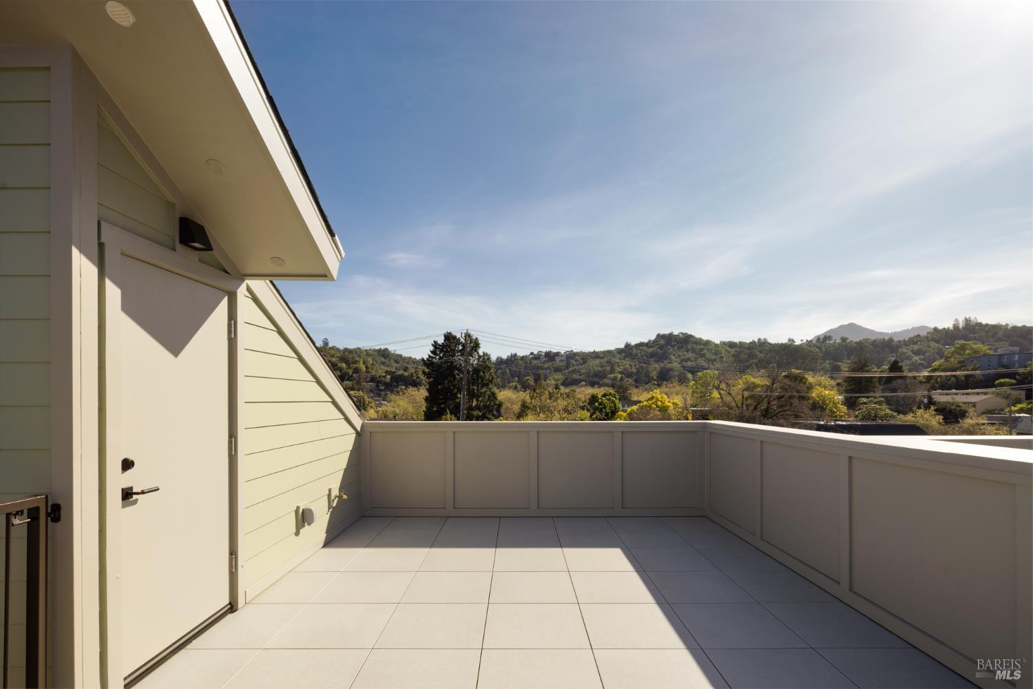 Detail Gallery Image 6 of 10 For 709 C St #3,  San Rafael,  CA 94901 - 3 Beds | 3/1 Baths