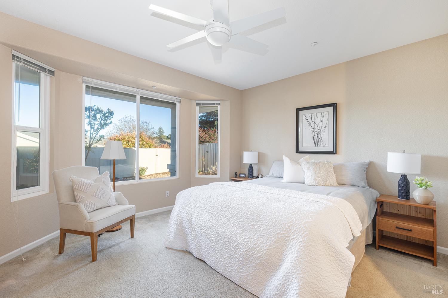 Detail Gallery Image 3 of 26 For 274 Red Mountain Dr, Cloverdale,  CA 95425 - 2 Beds | 2 Baths