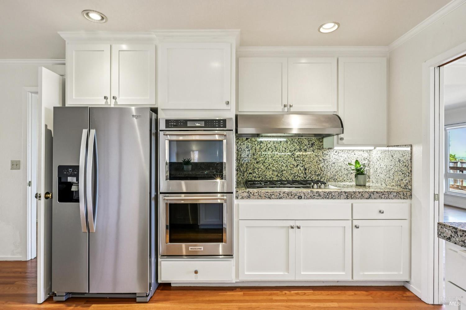 Detail Gallery Image 8 of 65 For 319 Golden Hind Psge, Corte Madera,  CA 94925 - 3 Beds | 2 Baths