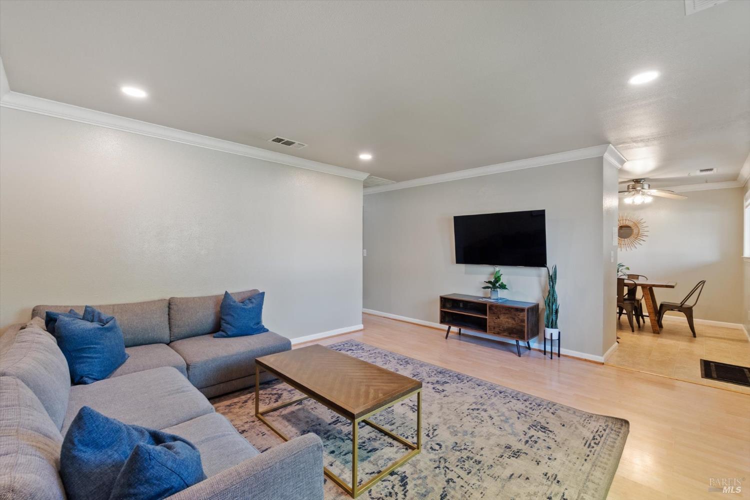 Detail Gallery Image 14 of 52 For 1723 Del Mar Ave, Redding,  CA 96003 - 3 Beds | 2 Baths