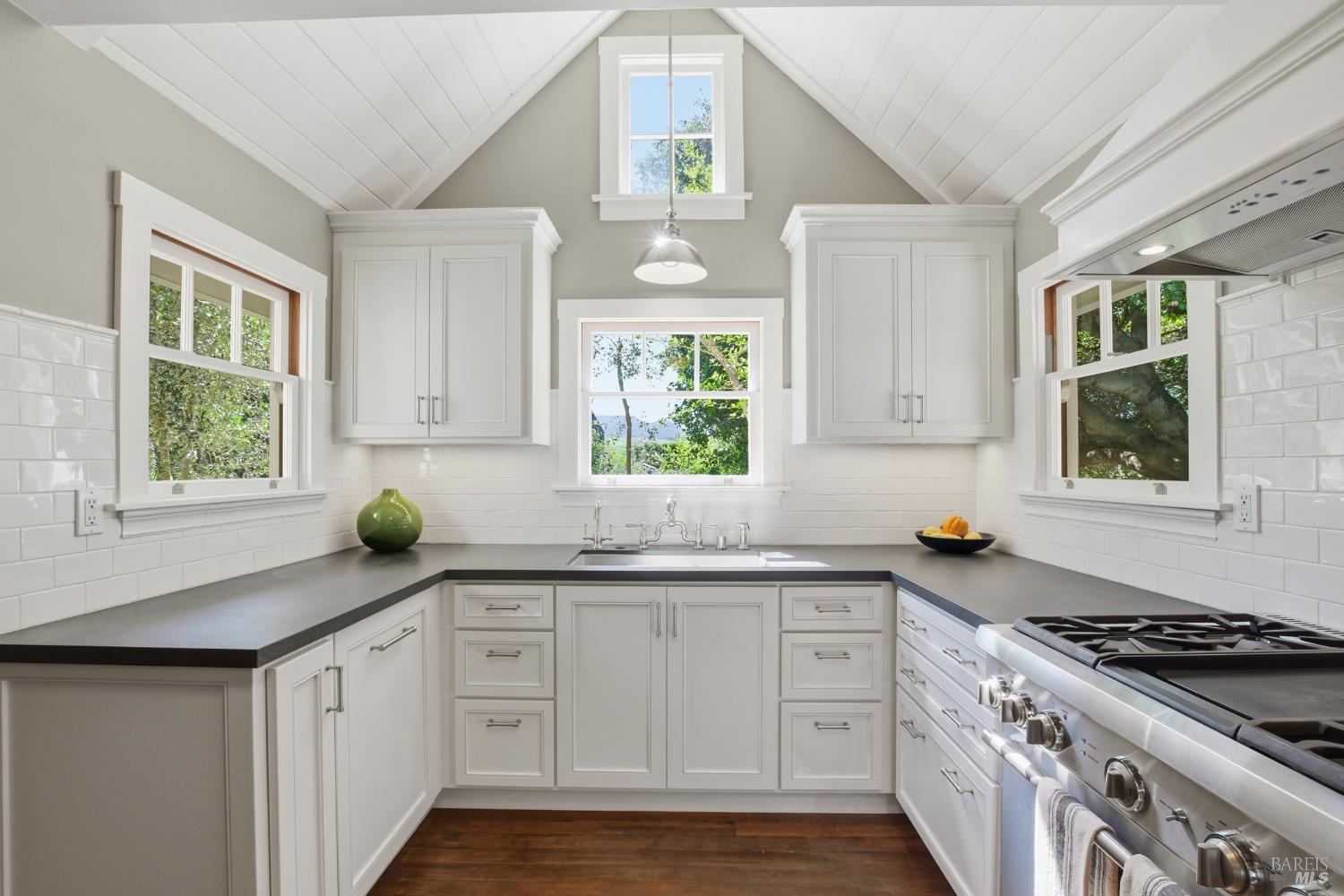 Detail Gallery Image 13 of 58 For 2072 Kirkland Ave, Napa,  CA 94558 - 3 Beds | 2 Baths