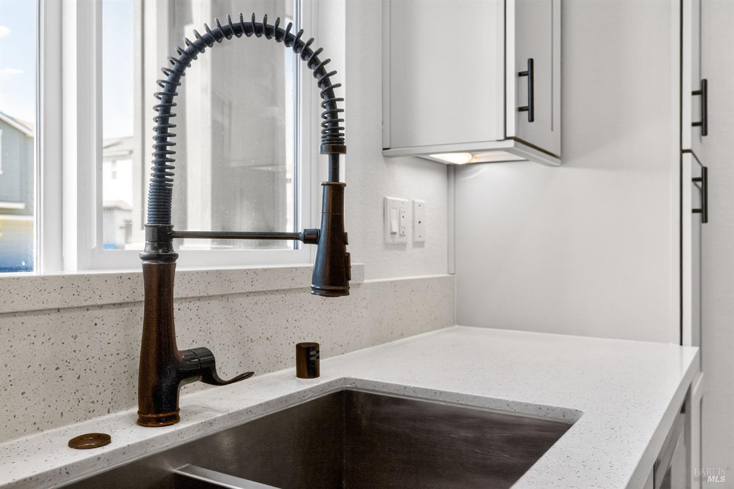 Detail Gallery Image 10 of 46 For 2782 Bella Cir, Santa Rosa,  CA 95407 - 3 Beds | 2/1 Baths