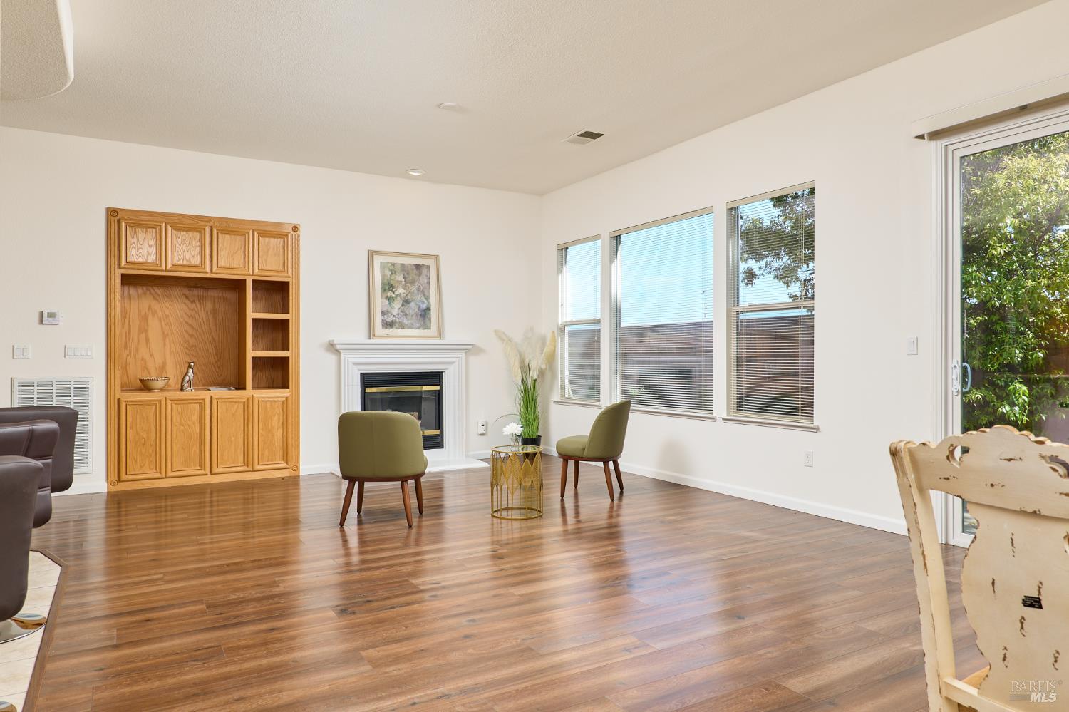 Detail Gallery Image 10 of 39 For 604 American Falls Dr, Rio Vista,  CA 94571 - 3 Beds | 3/1 Baths