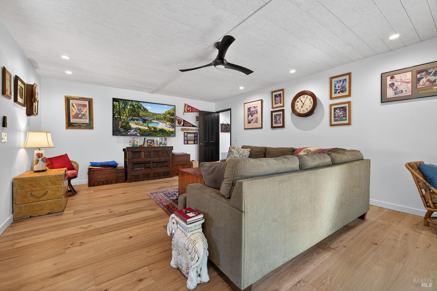 Detail Gallery Image 21 of 71 For 3662 Lovall Valley Rd, Sonoma,  CA 95476 - 3 Beds | 2 Baths