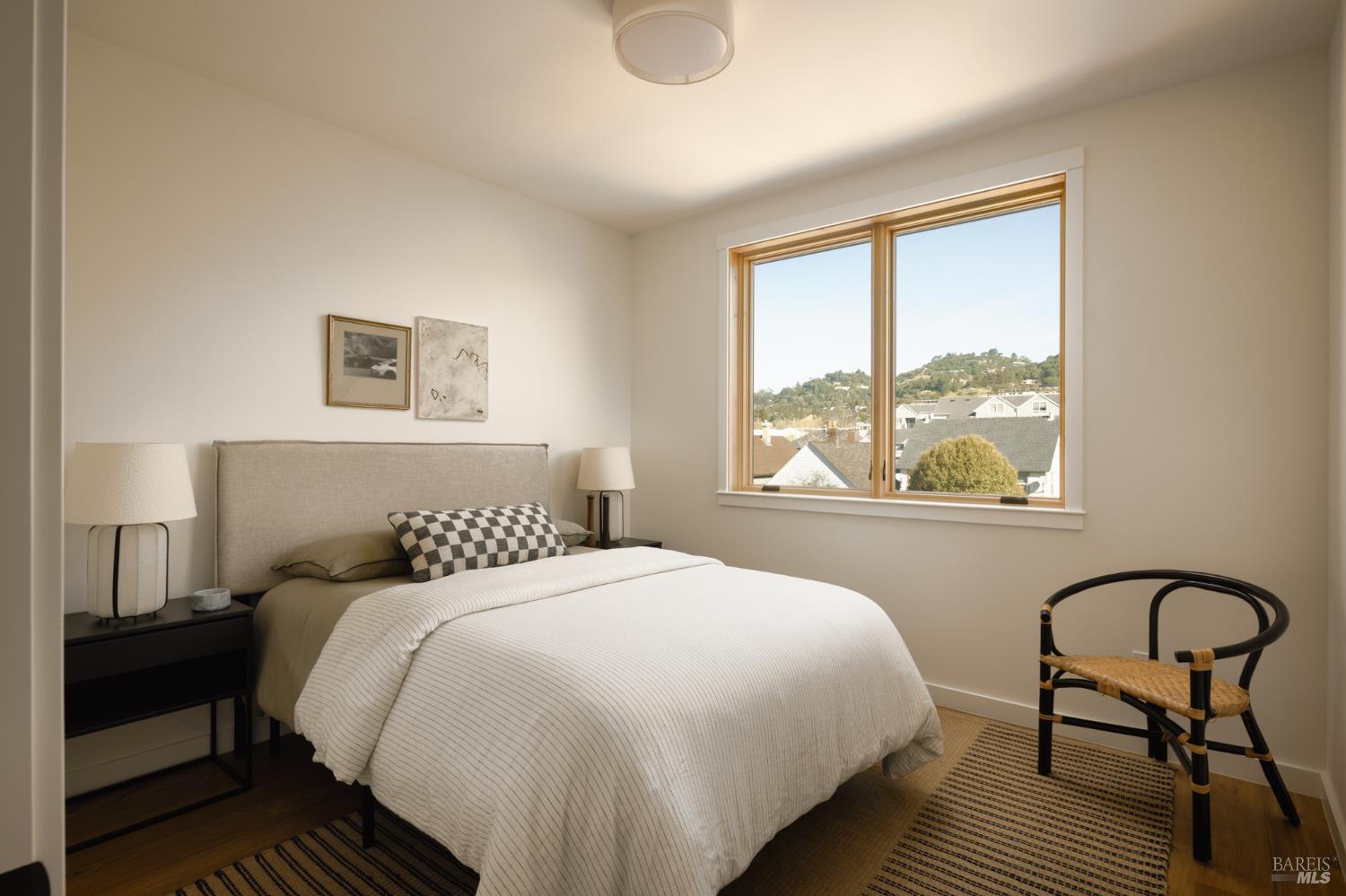 Detail Gallery Image 6 of 12 For 709 C St #1,  San Rafael,  CA 94901 - 3 Beds | 2/1 Baths