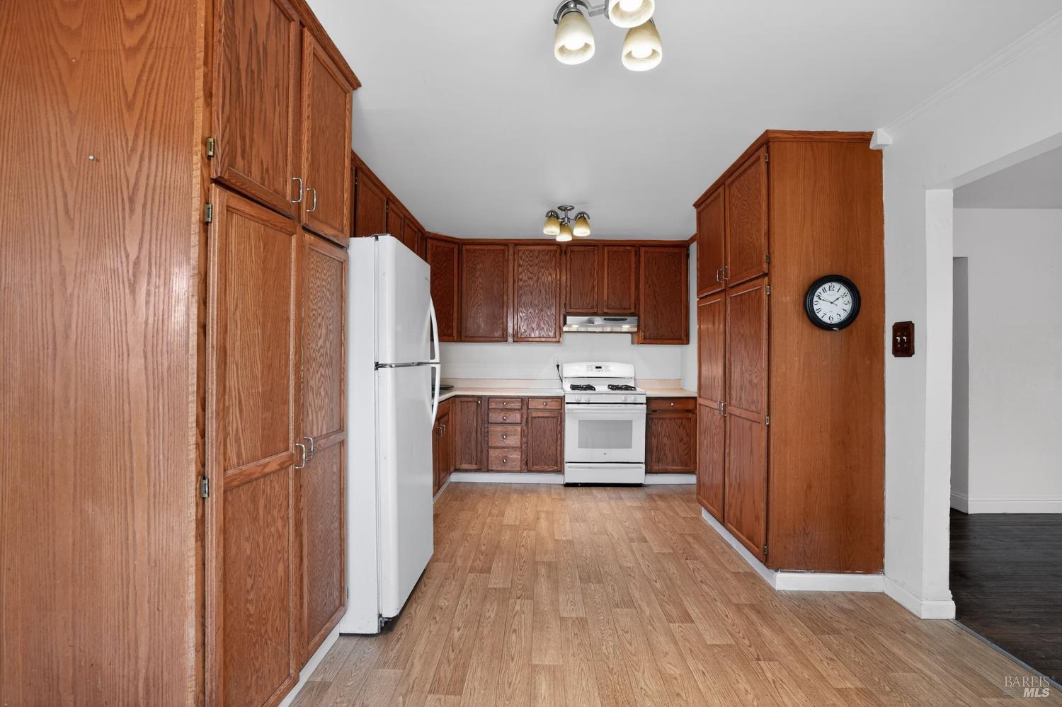 Detail Gallery Image 20 of 30 For 1565 Timothy Dr, San Leandro,  CA 94577 - 4 Beds | 2 Baths