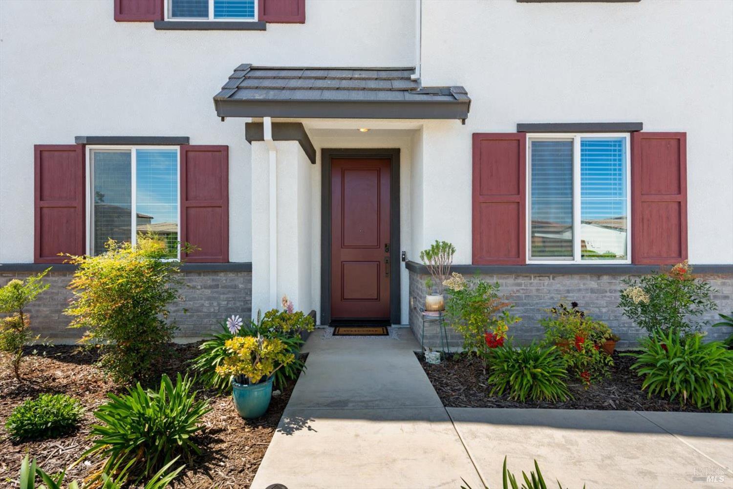 Detail Gallery Image 5 of 81 For 1685 Blossom Way, Dixon,  CA 95620 - 4 Beds | 3 Baths