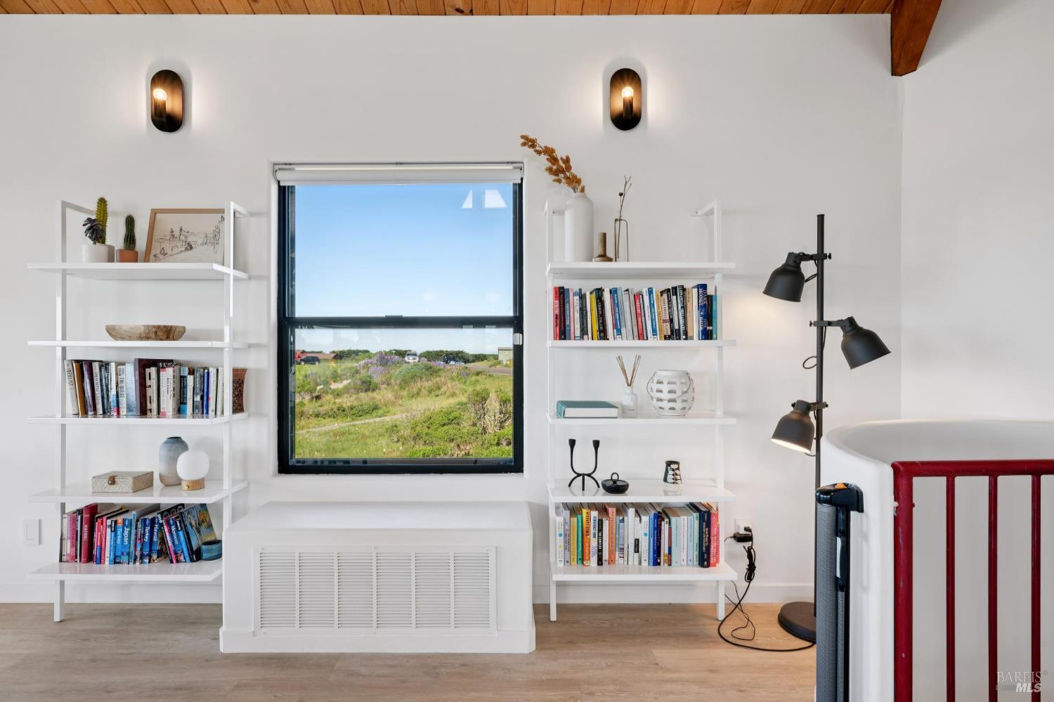 Detail Gallery Image 23 of 98 For 557 Oceana Dr, Dillon Beach,  CA 94929 - 3 Beds | 3 Baths