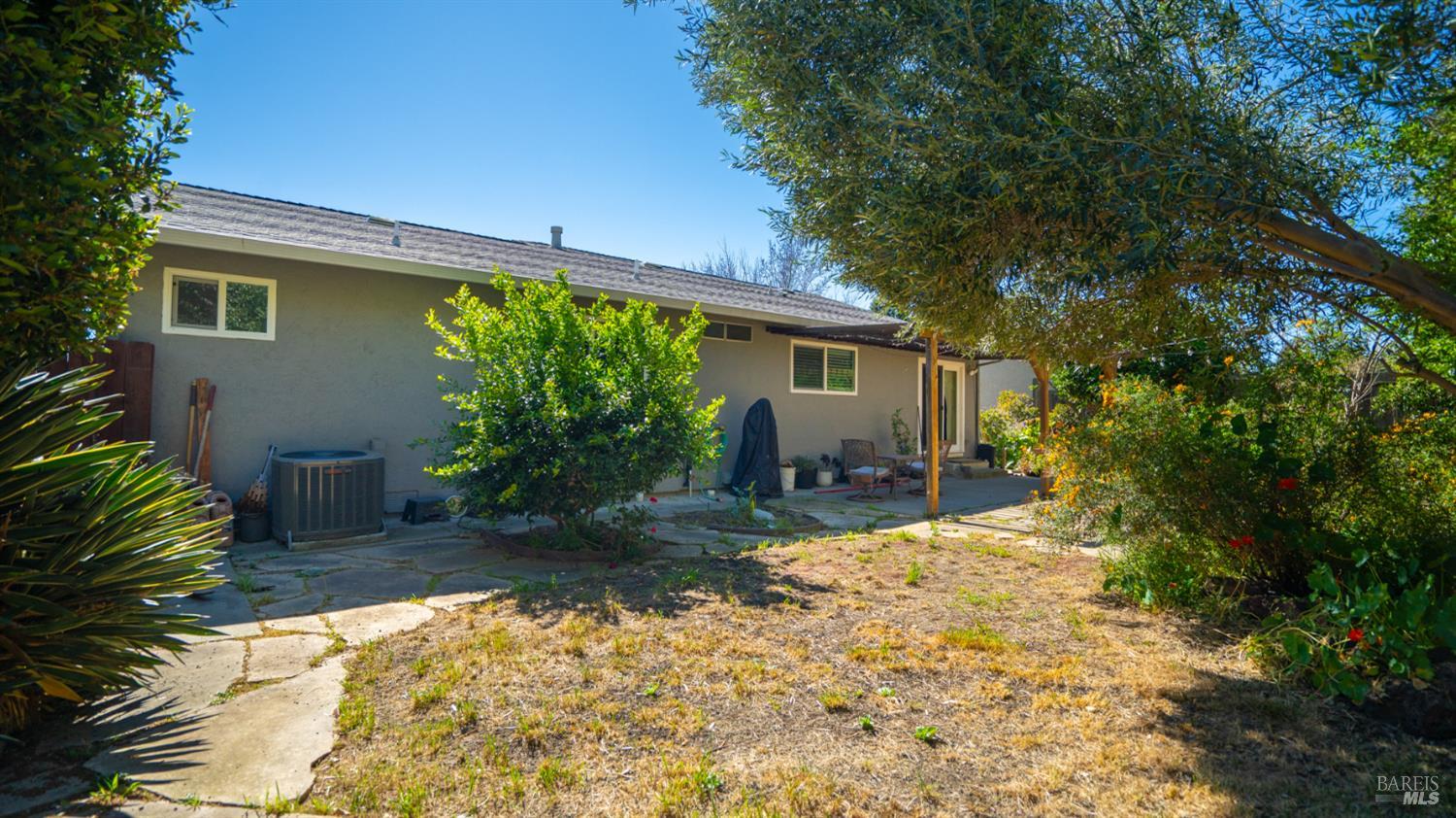 Detail Gallery Image 48 of 52 For 1229 Monte Vista Ct, Benicia,  CA 94510 - 3 Beds | 2 Baths