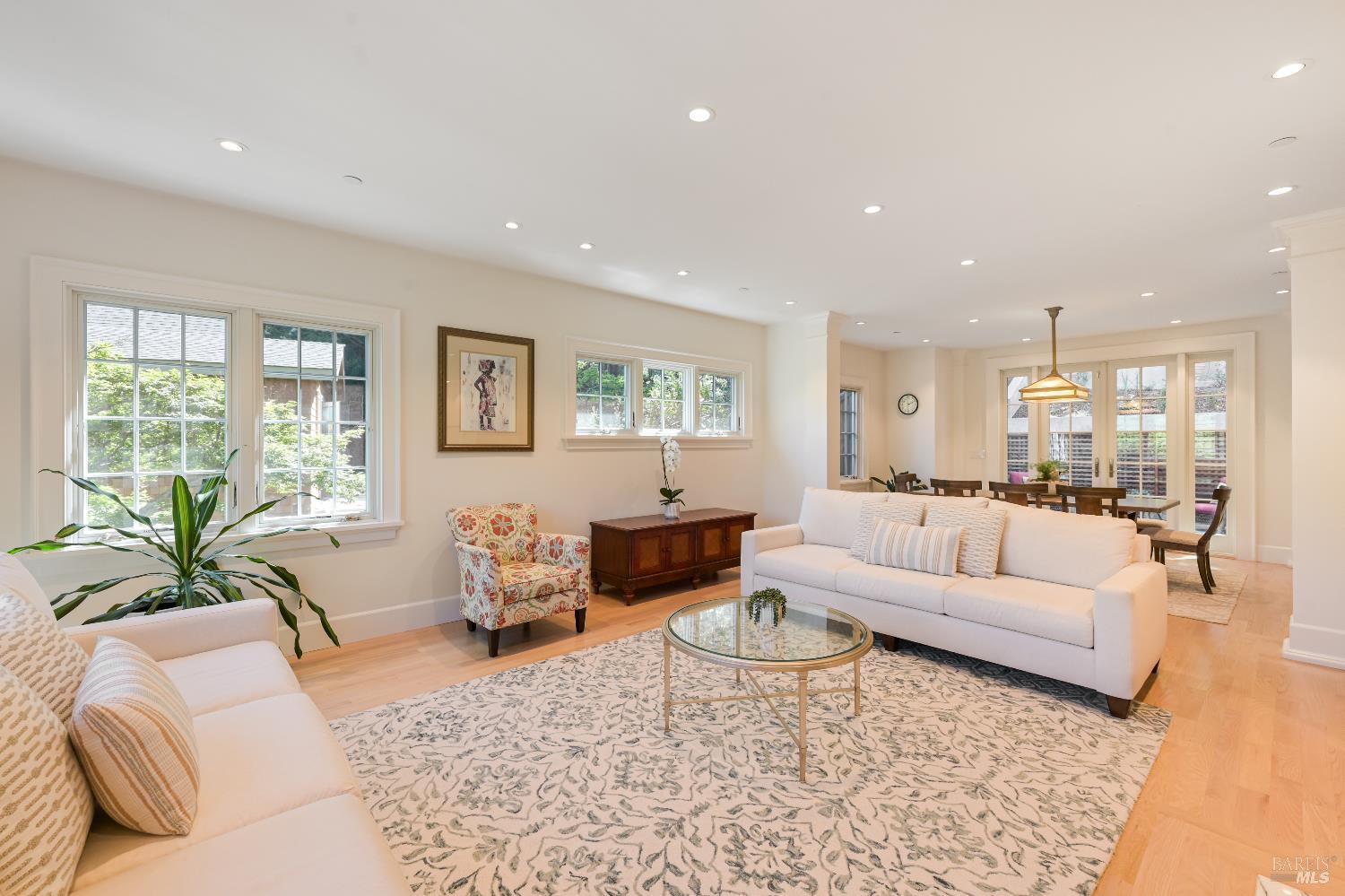 Detail Gallery Image 7 of 38 For 216 Laurel Ave, San Anselmo,  CA 94960 - 5 Beds | 3/1 Baths