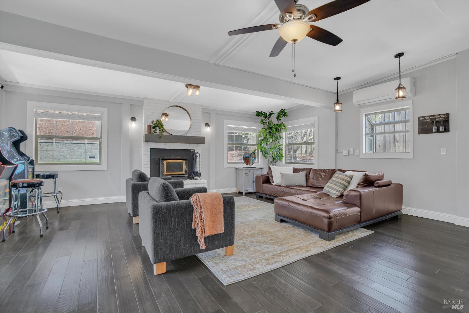 Detail Gallery Image 15 of 36 For 249 Baker St, Benicia,  CA 94510 - 4 Beds | 2/1 Baths