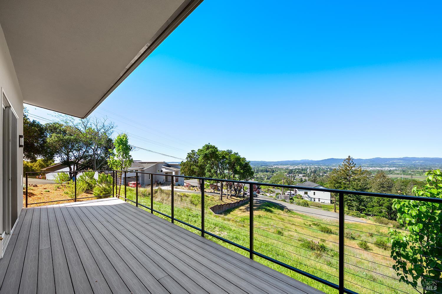 Detail Gallery Image 25 of 32 For 1292 Wikiup Dr, Santa Rosa,  CA 95403 - 2 Beds | 2 Baths