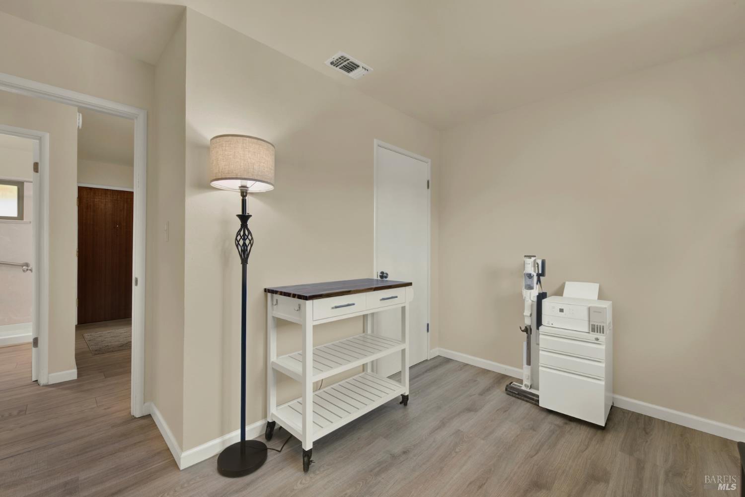 Detail Gallery Image 18 of 26 For 1624 Dover Ave, Fairfield,  CA 94533 - 3 Beds | 1 Baths