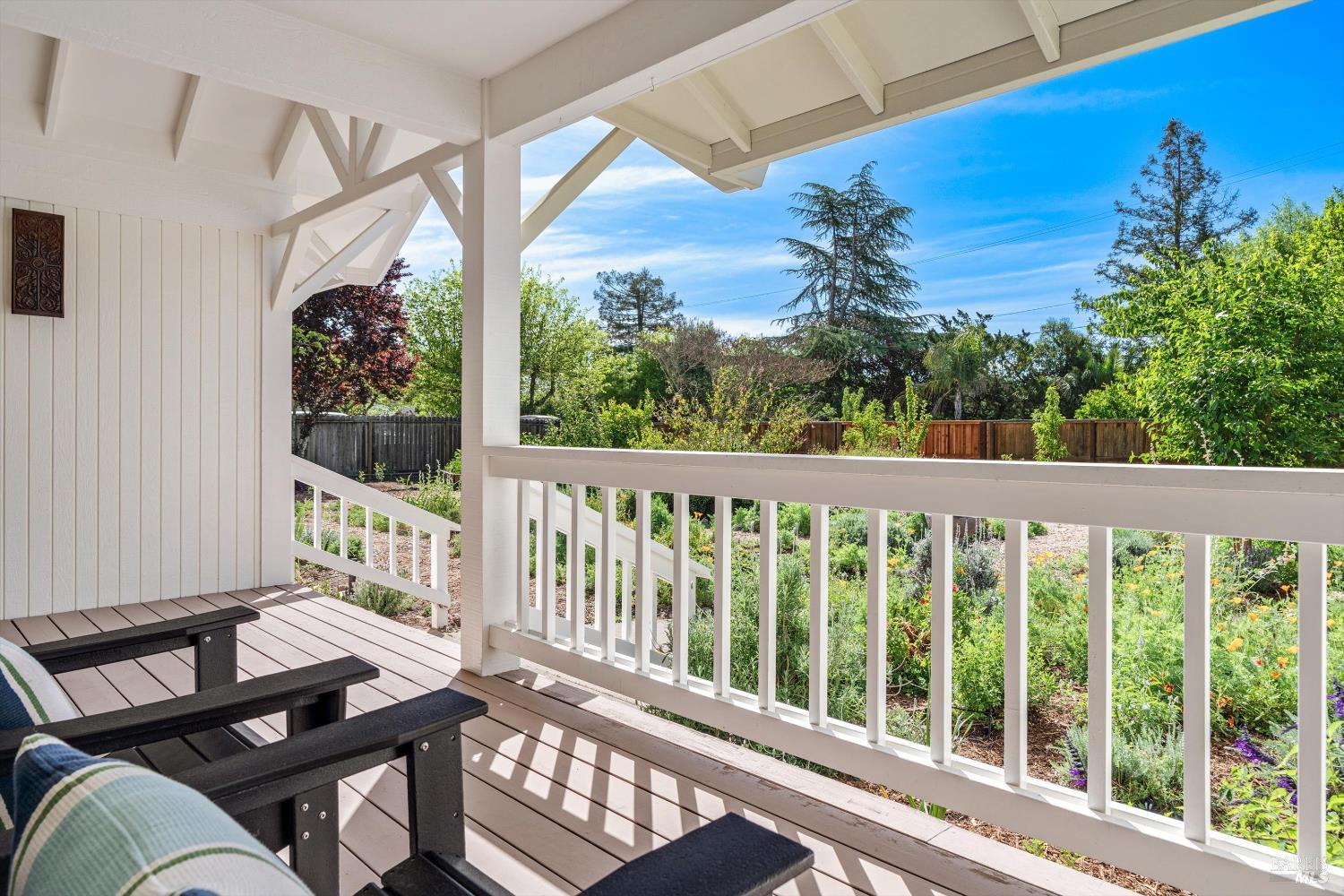 Detail Gallery Image 4 of 56 For 10014 Herb Rd, Windsor,  CA 95492 - 6 Beds | 3 Baths