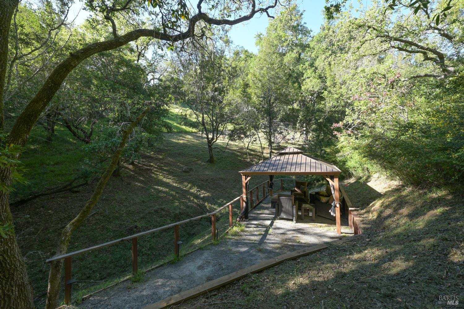 Detail Gallery Image 32 of 46 For 1676 Indian Valley Rd, Novato,  CA 94947 - 3 Beds | 4/1 Baths