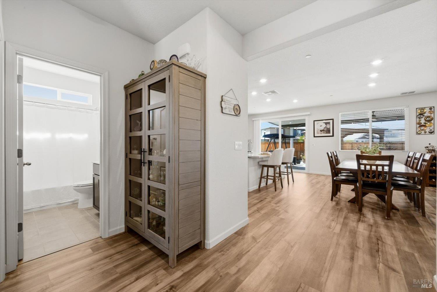 Detail Gallery Image 25 of 81 For 1685 Blossom Way, Dixon,  CA 95620 - 4 Beds | 3 Baths