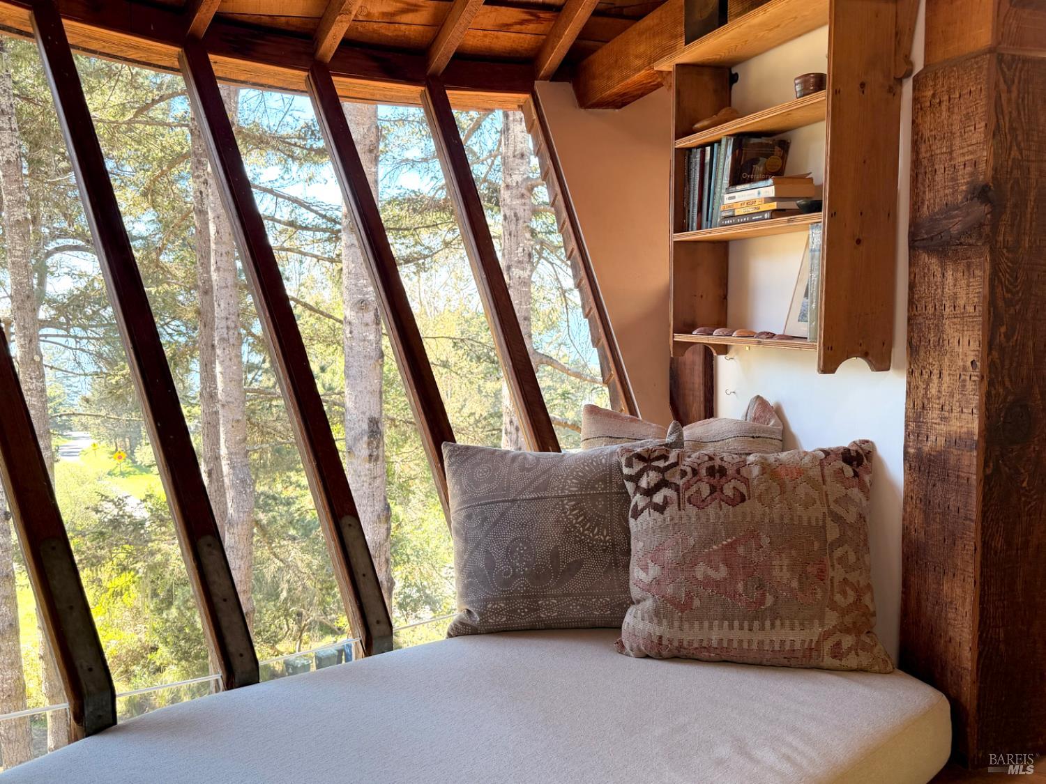 Detail Gallery Image 7 of 50 For Address Is Not Disclosed, Stinson Beach,  CA 94970 - 2 Beds | 2 Baths