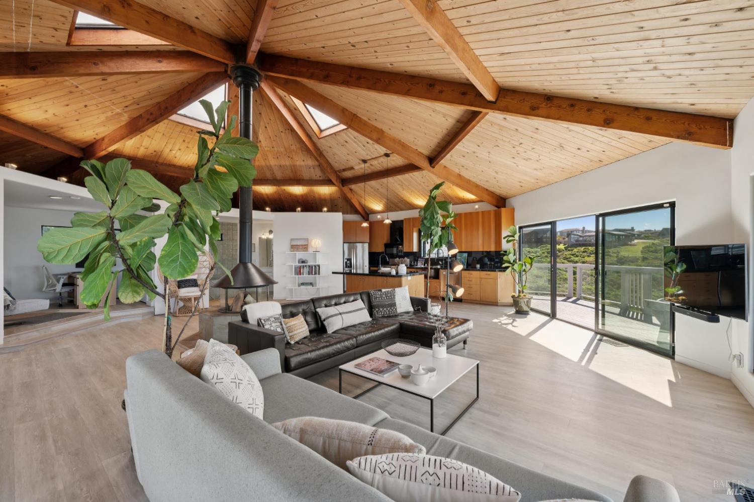 Detail Gallery Image 48 of 98 For 557 Oceana Dr, Dillon Beach,  CA 94929 - 3 Beds | 3 Baths