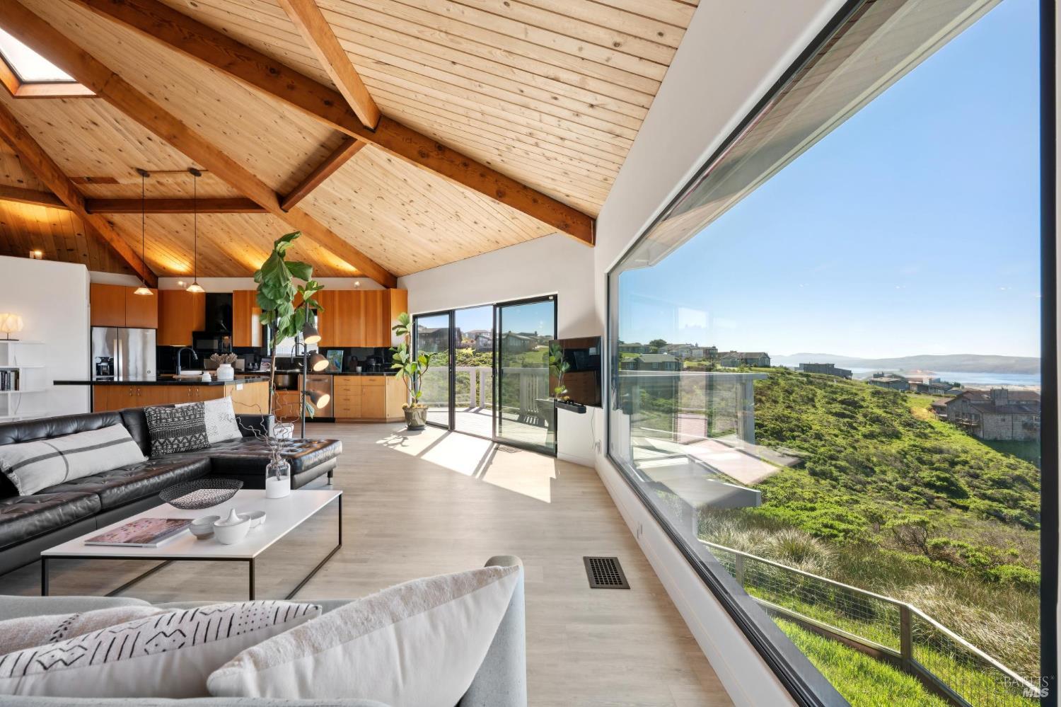 Detail Gallery Image 24 of 98 For 557 Oceana Dr, Dillon Beach,  CA 94929 - 3 Beds | 3 Baths