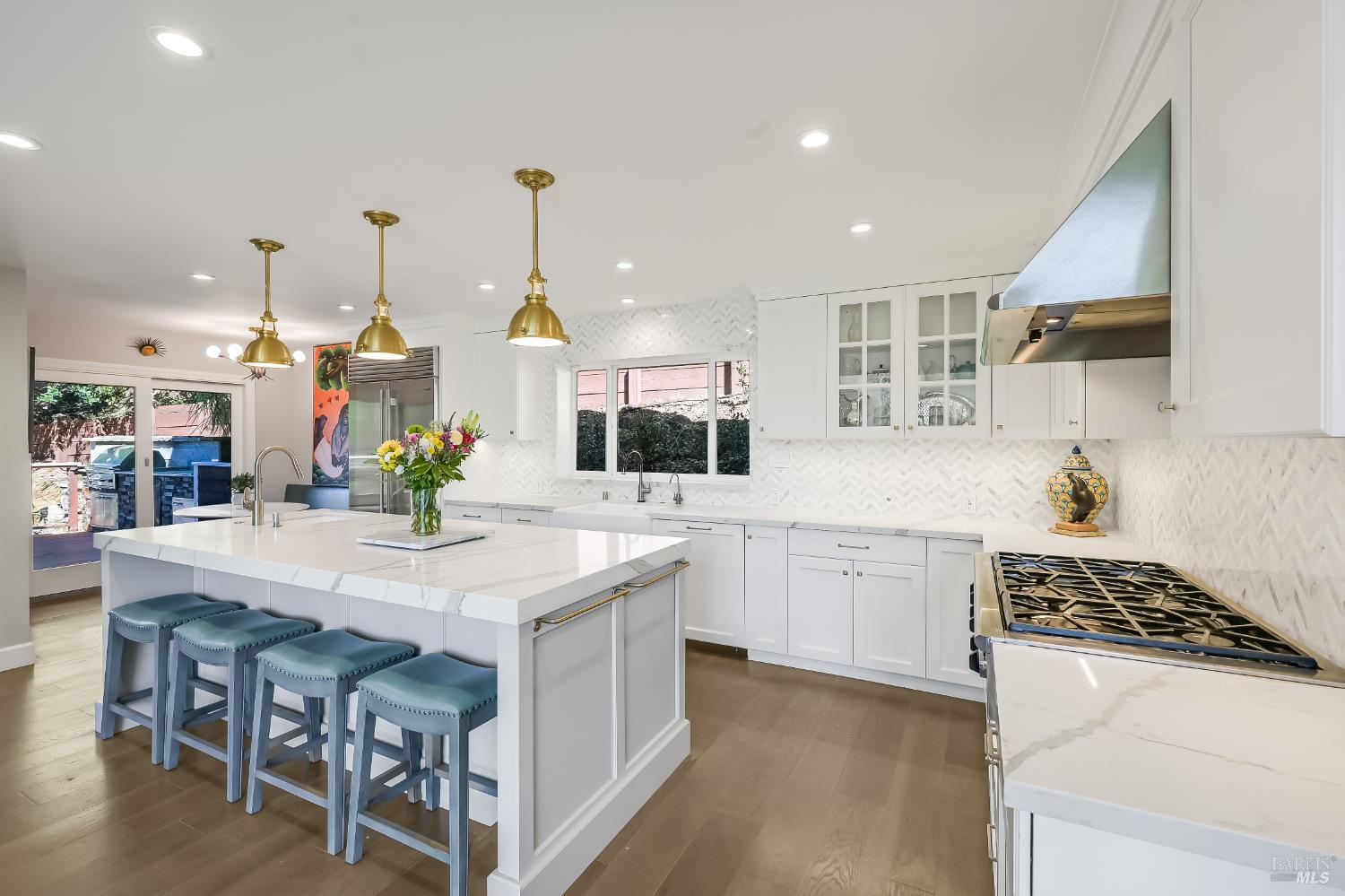 Detail Gallery Image 14 of 46 For 1676 Indian Valley Rd, Novato,  CA 94947 - 3 Beds | 4/1 Baths