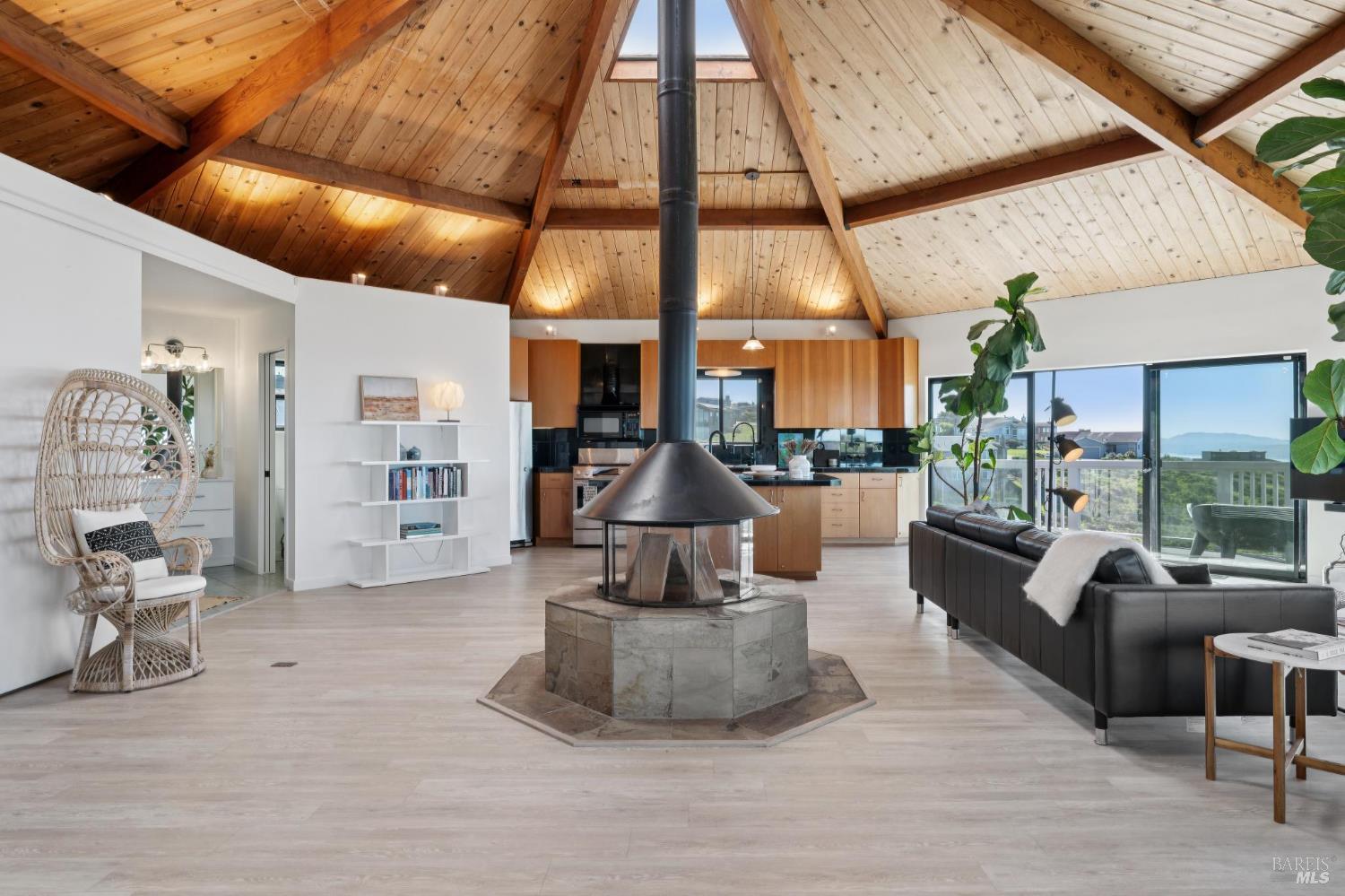 Detail Gallery Image 33 of 98 For 557 Oceana Dr, Dillon Beach,  CA 94929 - 3 Beds | 3 Baths