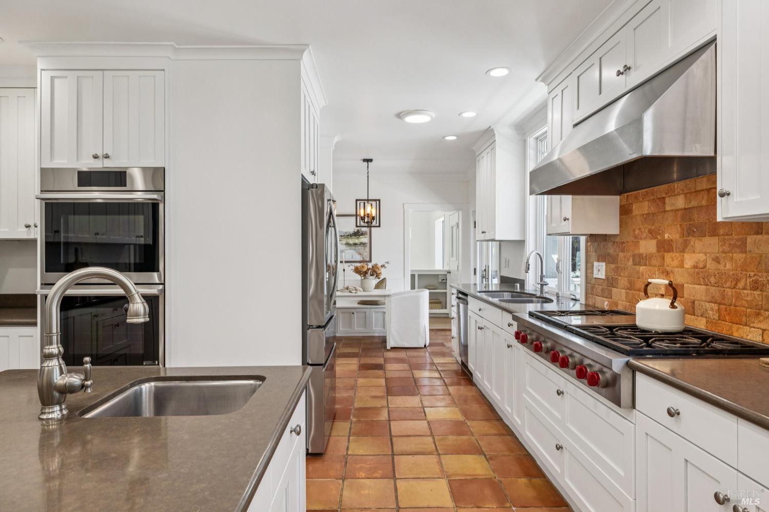 Detail Gallery Image 42 of 93 For 47 Main Dr, San Rafael,  CA 94901 - 4 Beds | 5 Baths