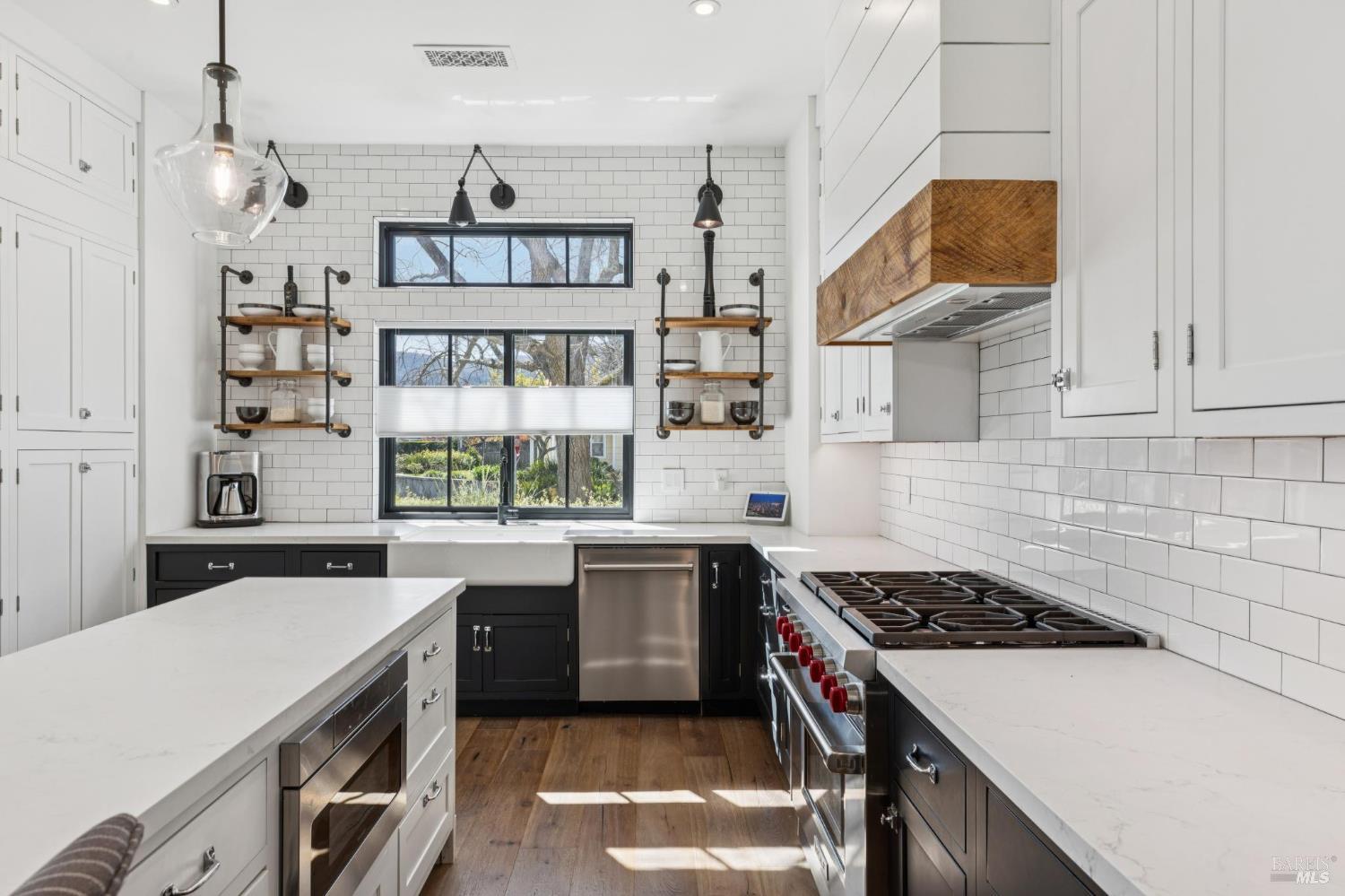 Detail Gallery Image 10 of 82 For 1810 Quail Ct, Saint Helena,  CA 94574 - 4 Beds | 3 Baths