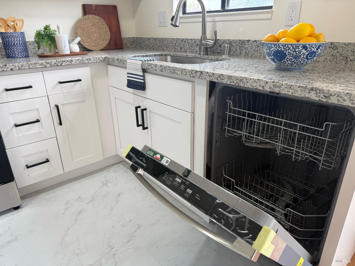 Detail Gallery Image 13 of 36 For 1422 N Oak St, Calistoga,  CA 94515 - 3 Beds | 2 Baths