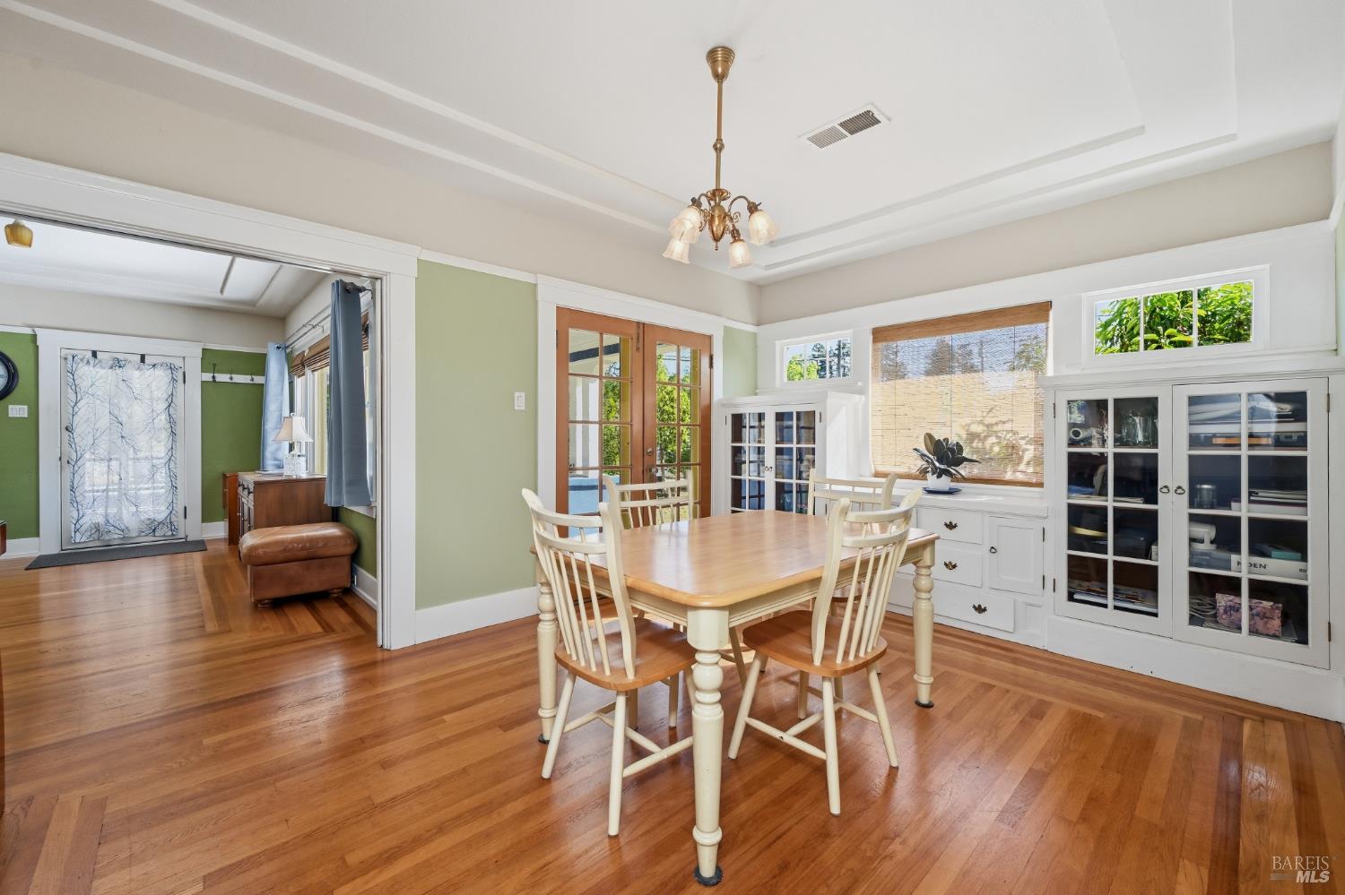 Detail Gallery Image 9 of 38 For 2001 Rogers Way, Santa Rosa,  CA 95404 - 3 Beds | 1/1 Baths