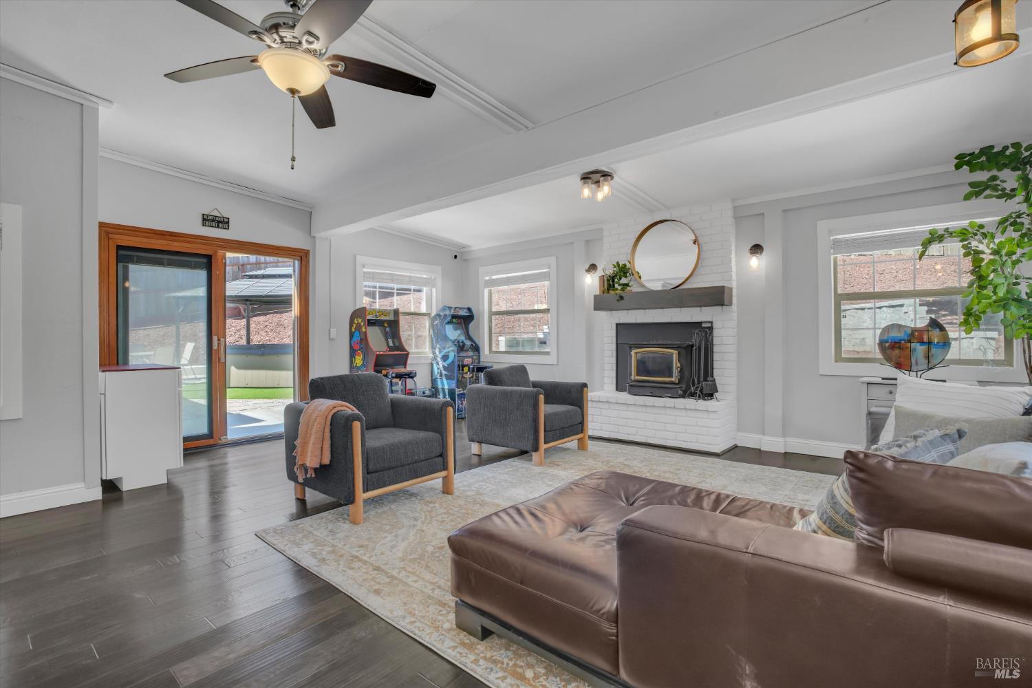 Detail Gallery Image 16 of 36 For 249 Baker St, Benicia,  CA 94510 - 4 Beds | 2/1 Baths