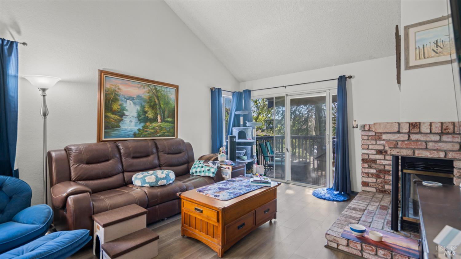 Detail Gallery Image 6 of 22 For 312 Blanchard Ln, Benicia,  CA 94510 - 2 Beds | 2 Baths
