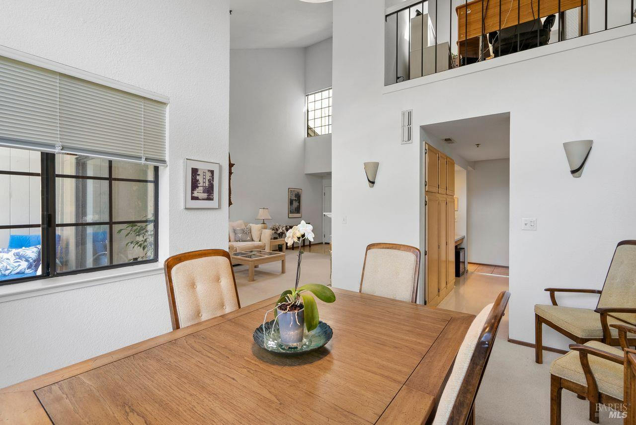 Detail Gallery Image 8 of 30 For 186 Red Hawk Rd, Novato,  CA 94949 - 2 Beds | 2/1 Baths