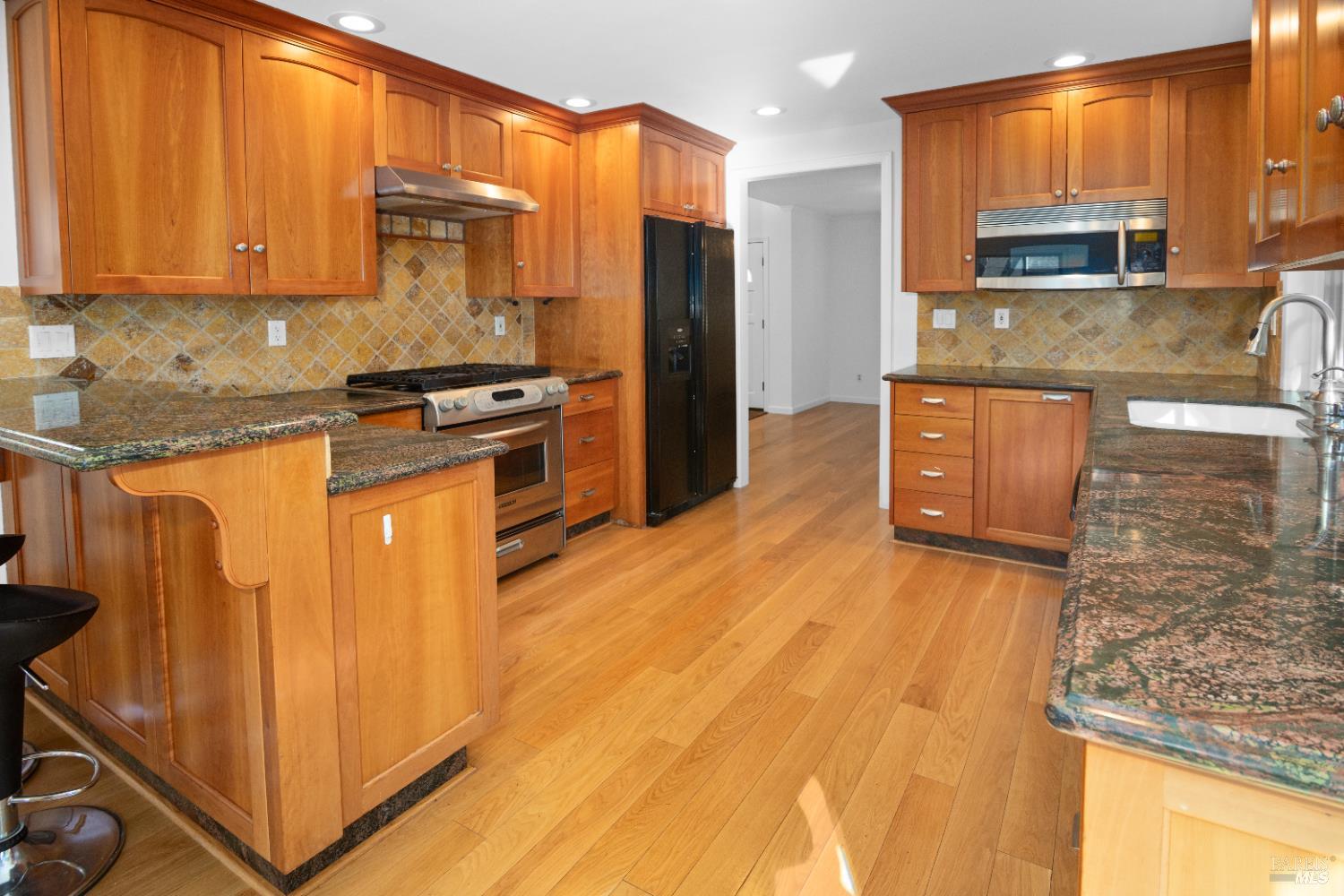 Detail Gallery Image 17 of 36 For 4808 Foxglove Ct, Santa Rosa,  CA 95405 - 4 Beds | 3 Baths