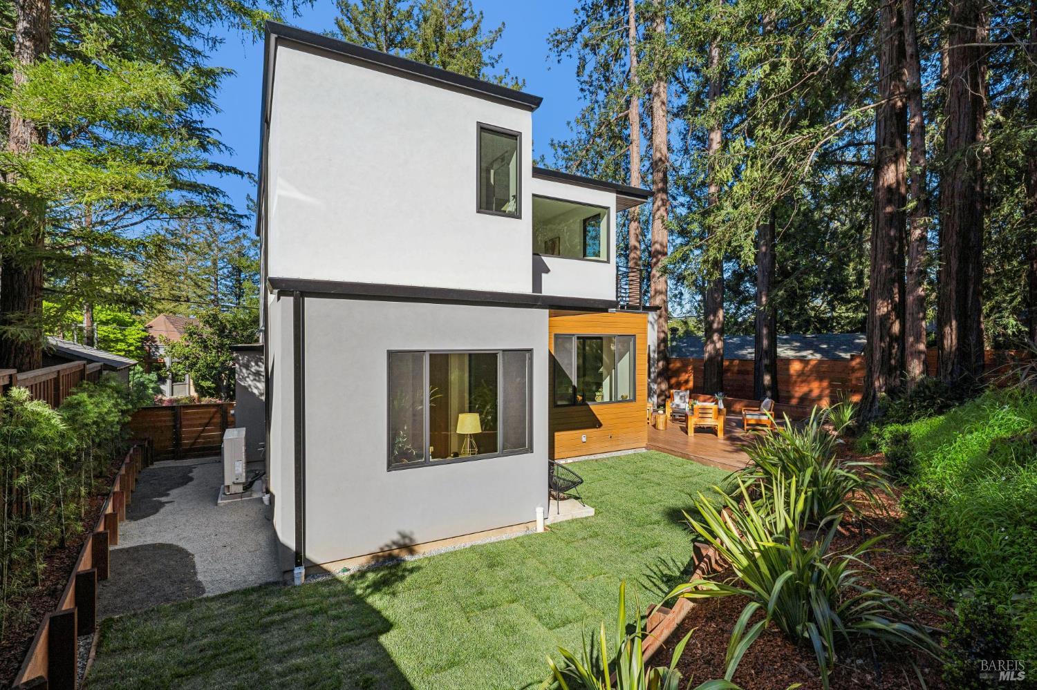 Detail Gallery Image 40 of 88 For 93 Magnolia Ave, Larkspur,  CA 94939 - 3 Beds | 3 Baths