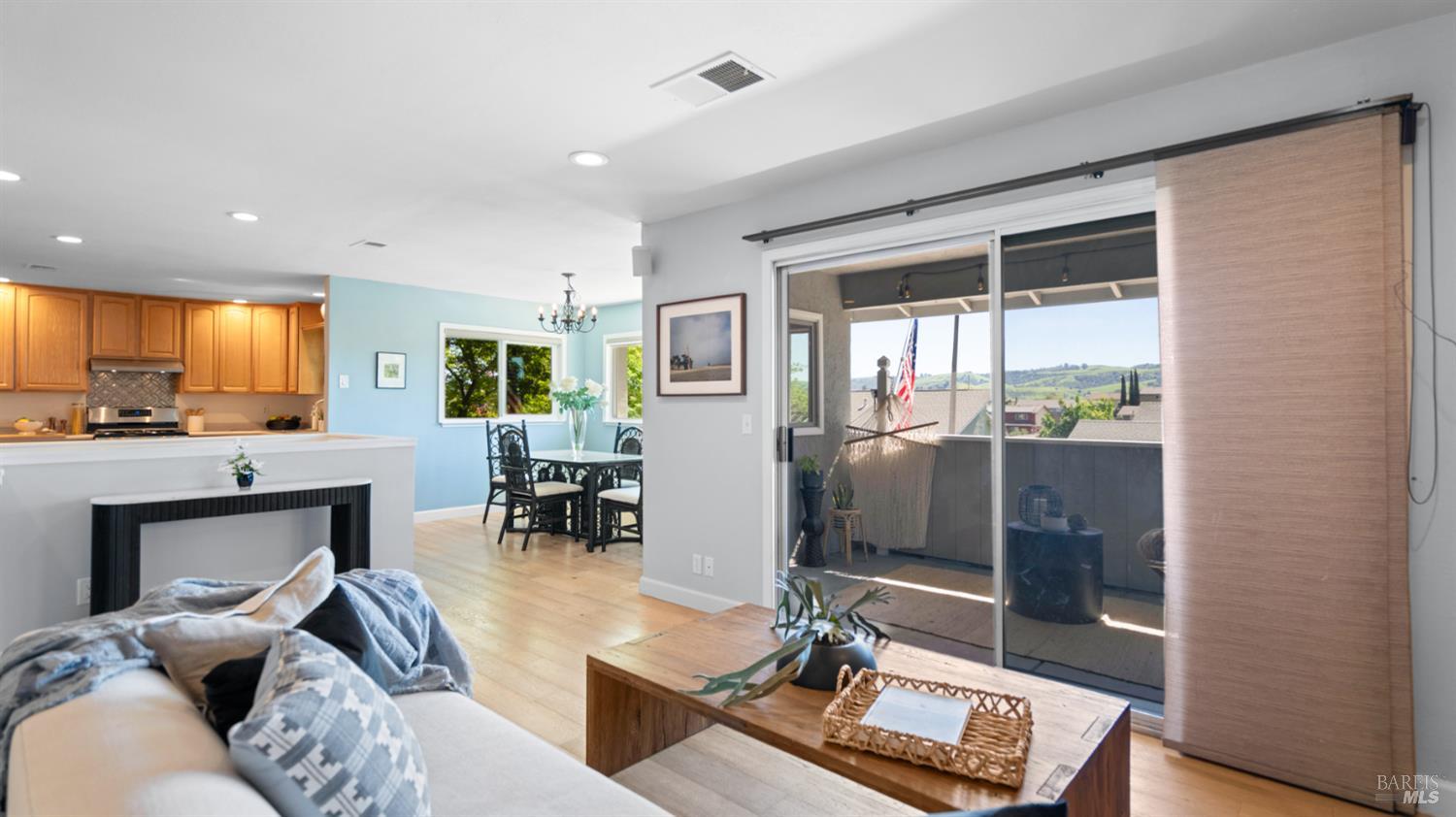 Detail Gallery Image 18 of 52 For 1229 Monte Vista Ct, Benicia,  CA 94510 - 3 Beds | 2 Baths
