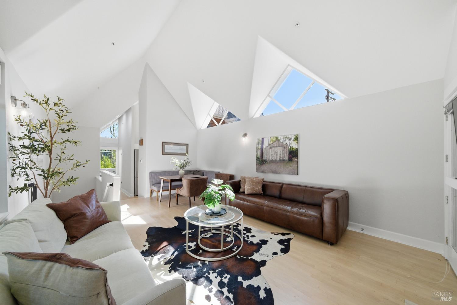 Detail Gallery Image 13 of 50 For 29 Bayview Ave #3,  Mill Valley,  CA 94941 - 2 Beds | 2 Baths