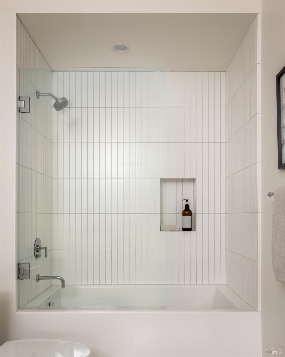 Detail Gallery Image 8 of 15 For 709 C St #4,  San Rafael,  CA 94901 - 3 Beds | 3/1 Baths