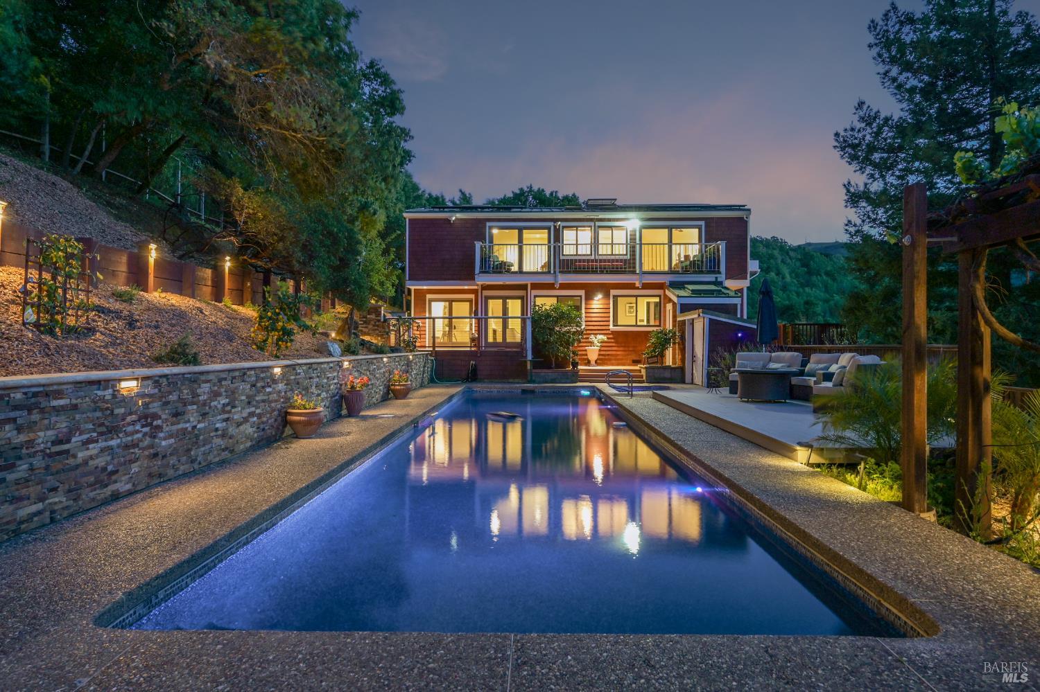 Detail Gallery Image 2 of 46 For 1676 Indian Valley Rd, Novato,  CA 94947 - 3 Beds | 4/1 Baths