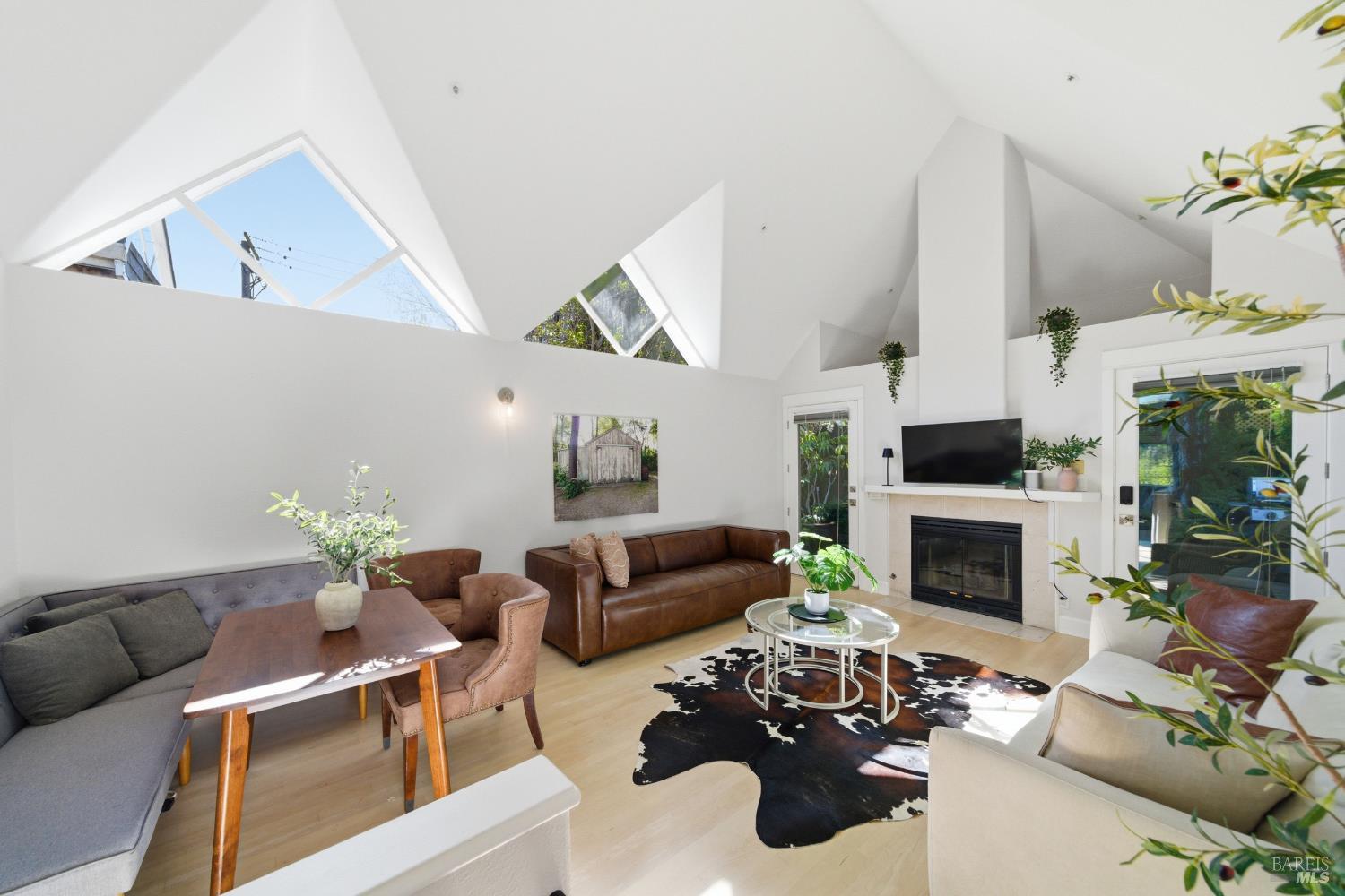 Detail Gallery Image 14 of 50 For 29 Bayview Ave #3,  Mill Valley,  CA 94941 - 2 Beds | 2 Baths