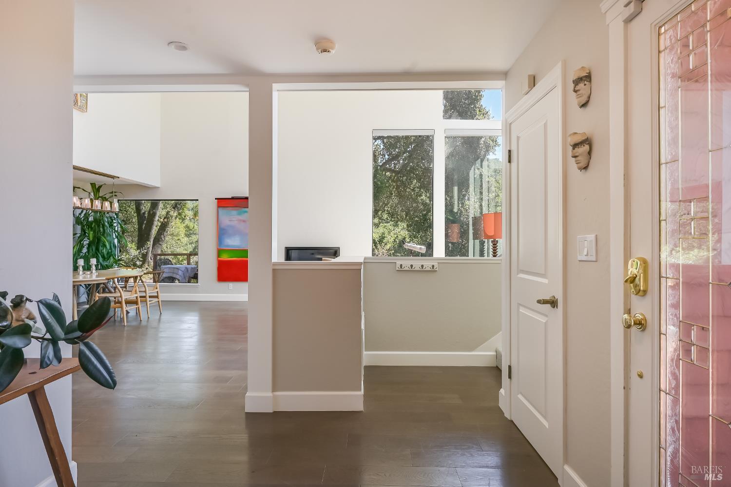 Detail Gallery Image 8 of 46 For 1676 Indian Valley Rd, Novato,  CA 94947 - 3 Beds | 4/1 Baths