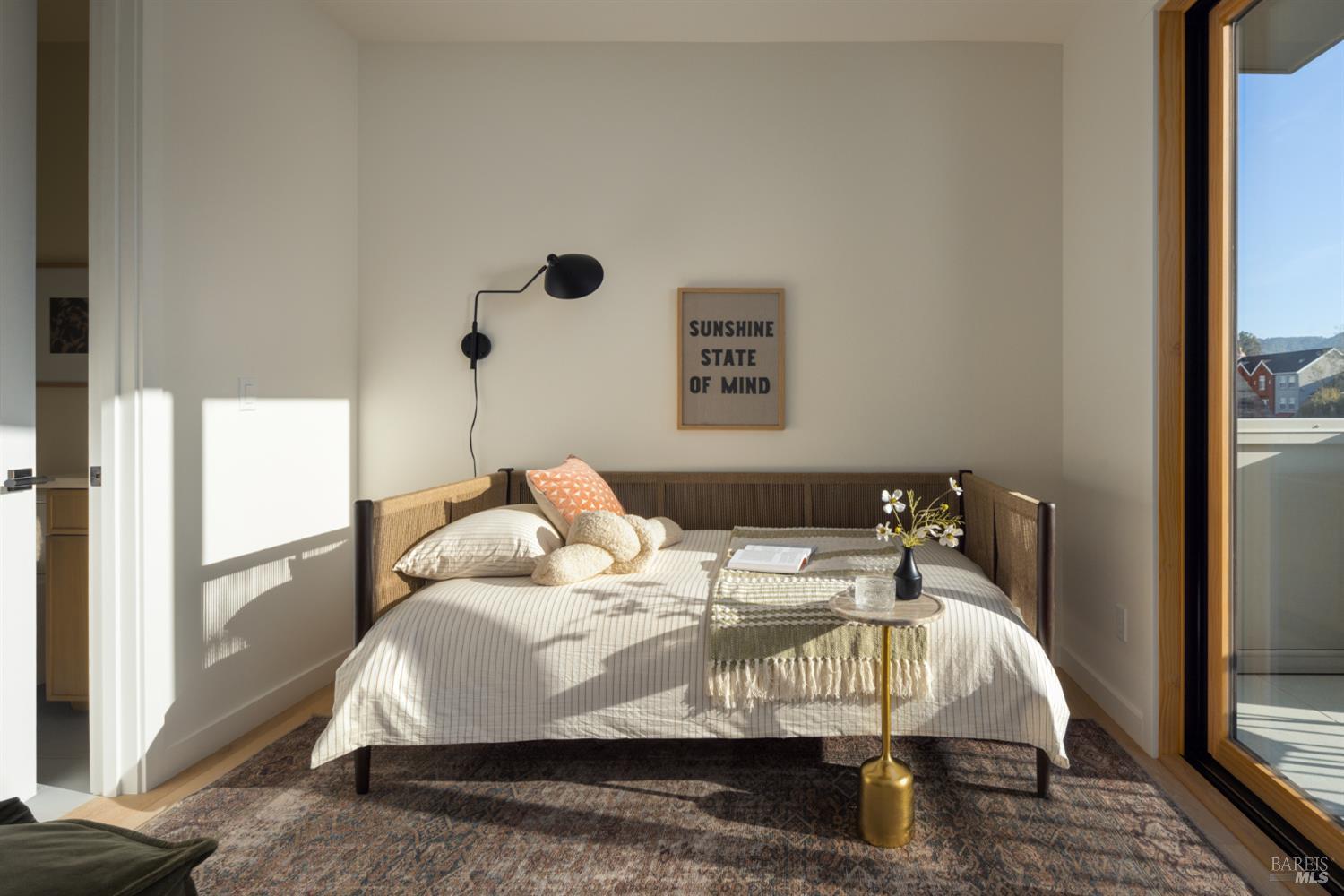 Detail Gallery Image 9 of 15 For 709 C St #4,  San Rafael,  CA 94901 - 3 Beds | 3/1 Baths