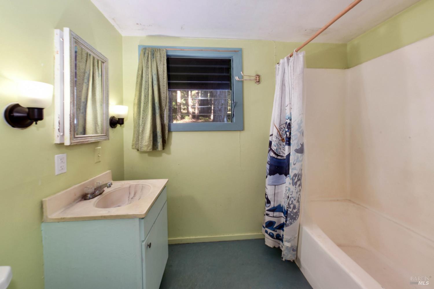 Detail Gallery Image 13 of 32 For 16125 Bittner Rd, Occidental,  CA 95465 - 4 Beds | 2 Baths