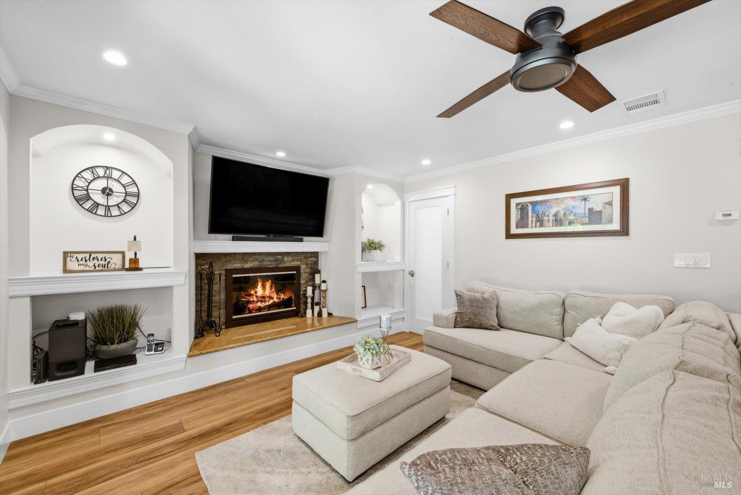 Detail Gallery Image 30 of 99 For 104 Westwood St, Vacaville,  CA 95688 - 5 Beds | 2/1 Baths