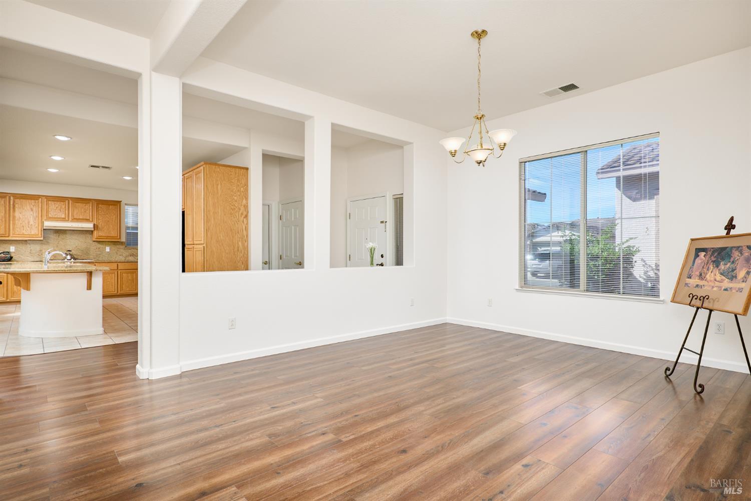 Detail Gallery Image 6 of 39 For 604 American Falls Dr, Rio Vista,  CA 94571 - 3 Beds | 3/1 Baths