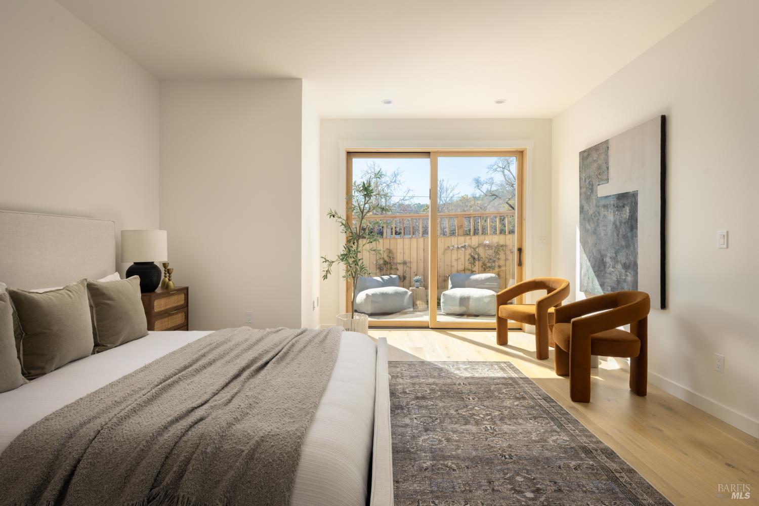 Detail Gallery Image 4 of 15 For 709 C St #4,  San Rafael,  CA 94901 - 3 Beds | 3/1 Baths