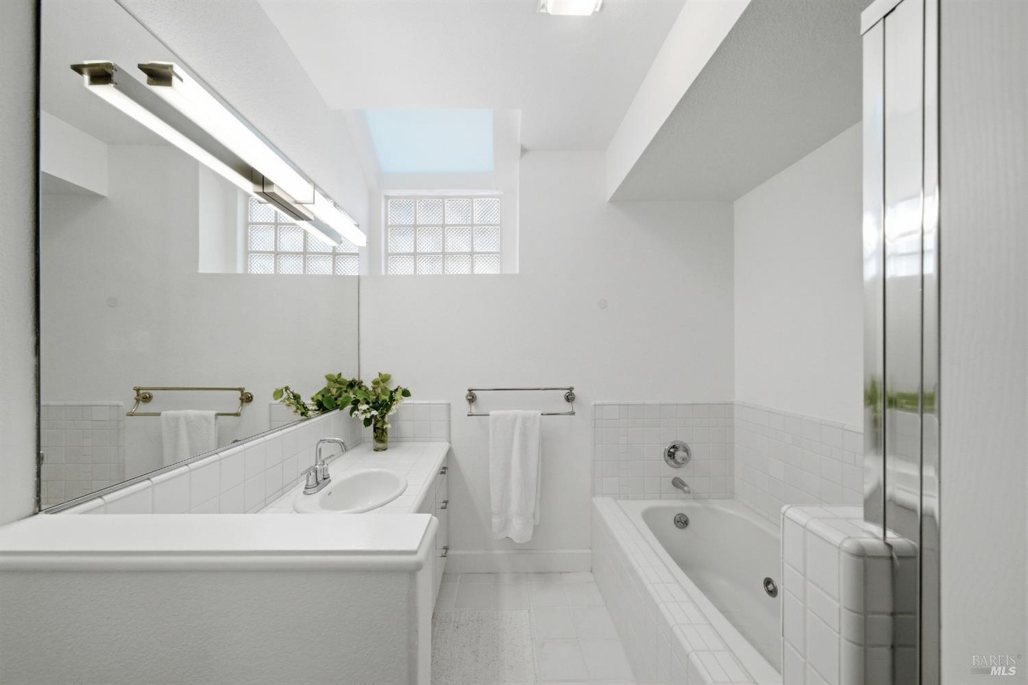 Detail Gallery Image 38 of 50 For 29 Bayview Ave #3,  Mill Valley,  CA 94941 - 2 Beds | 2 Baths