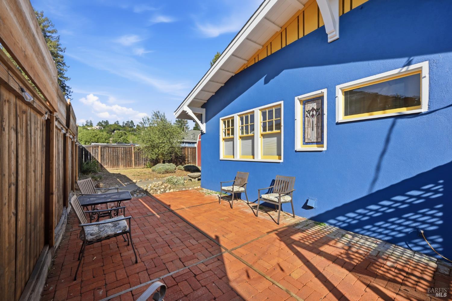 Detail Gallery Image 31 of 38 For 2001 Rogers Way, Santa Rosa,  CA 95404 - 3 Beds | 1/1 Baths