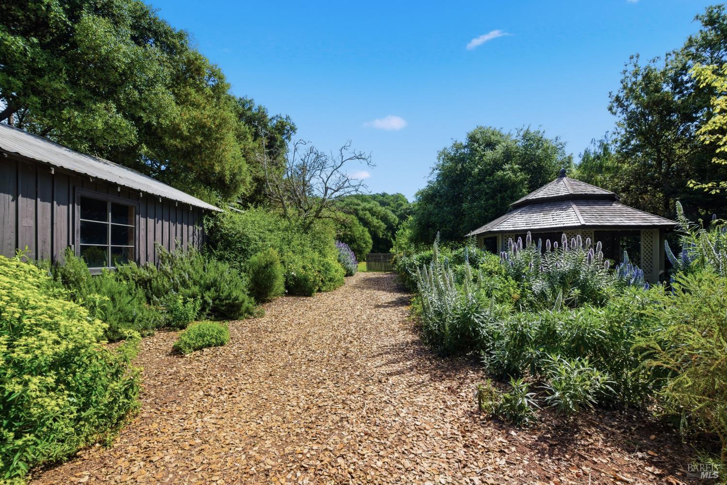 Detail Gallery Image 41 of 58 For 2072 Kirkland Ave, Napa,  CA 94558 - 3 Beds | 2 Baths